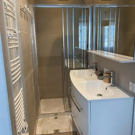 Duplex Place Des Lices Apartment